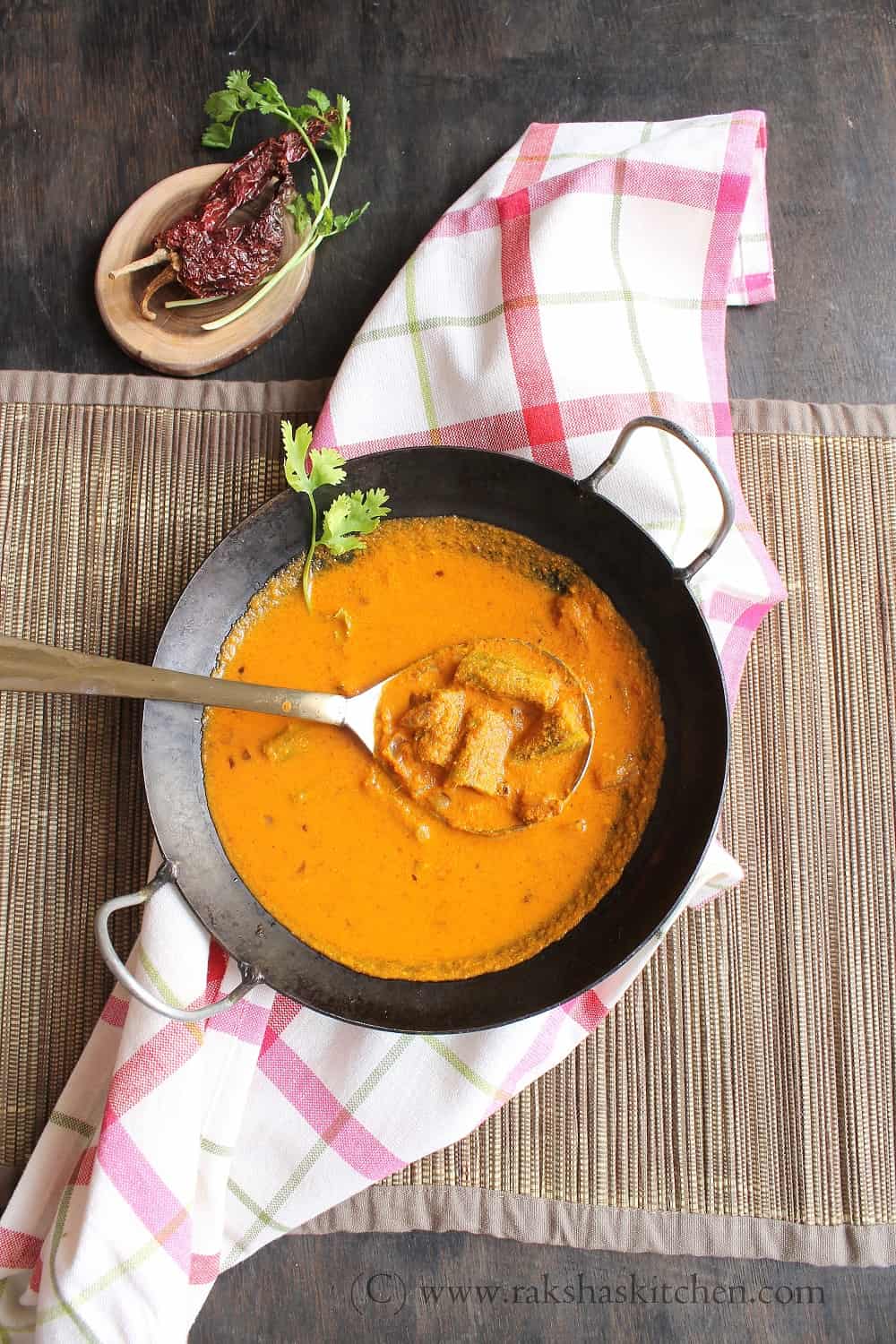 Goan Dry Prawns Curry | Sukya Sungtache Hooman - Raksha's Kitchen
