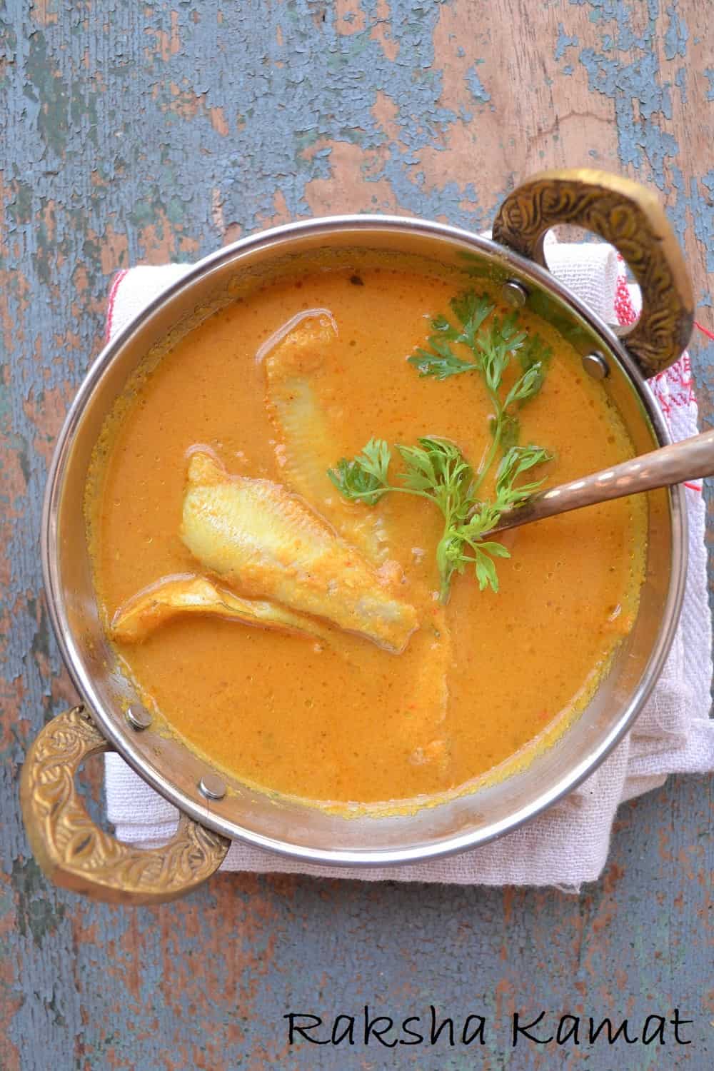 Goan Vellyache Hooman | Anchovy Curry With Video - Raksha's Kitchen