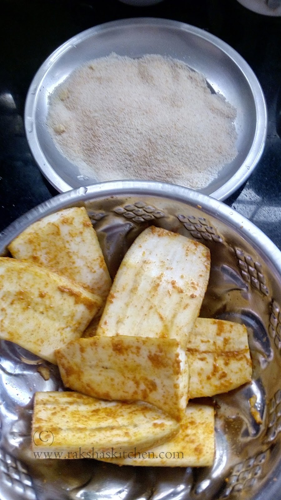 Rava Fried Plantain | Kelyachyo Fodi | Pan Fried Raw Banana - Raksha's ...