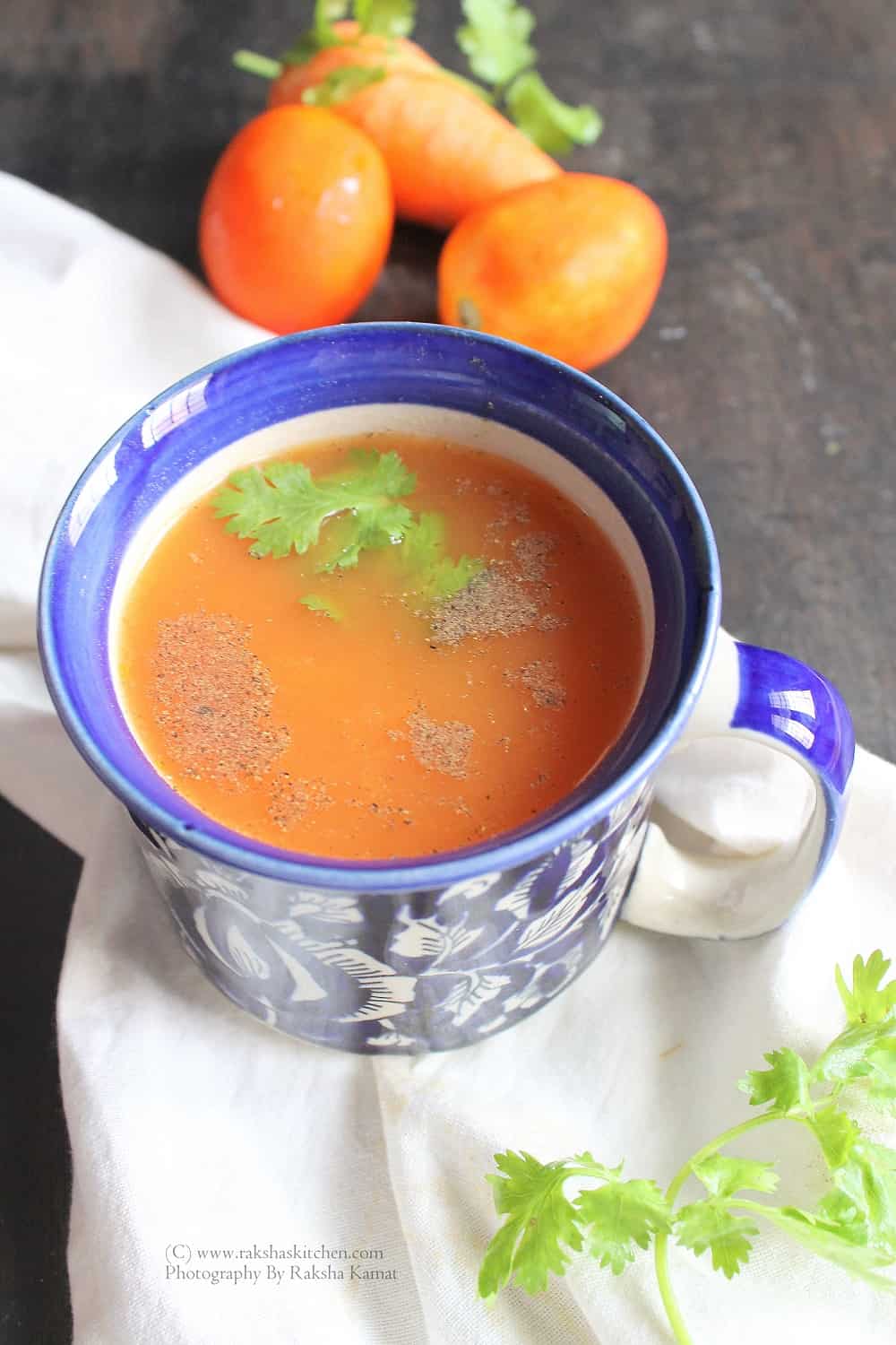 https://www.rakshaskitchen.com/wp-content/uploads/2015/10/Tomato-Carrot-Soup-1.jpg