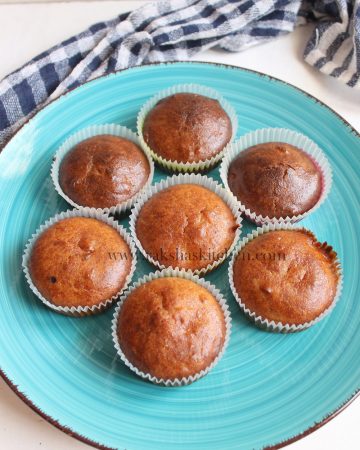 Eggless whole wheat banana muffins