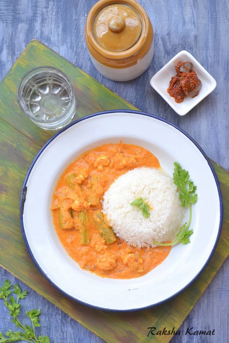 Goan Prawns Curry With Drumsticks - Raksha's Kitchen