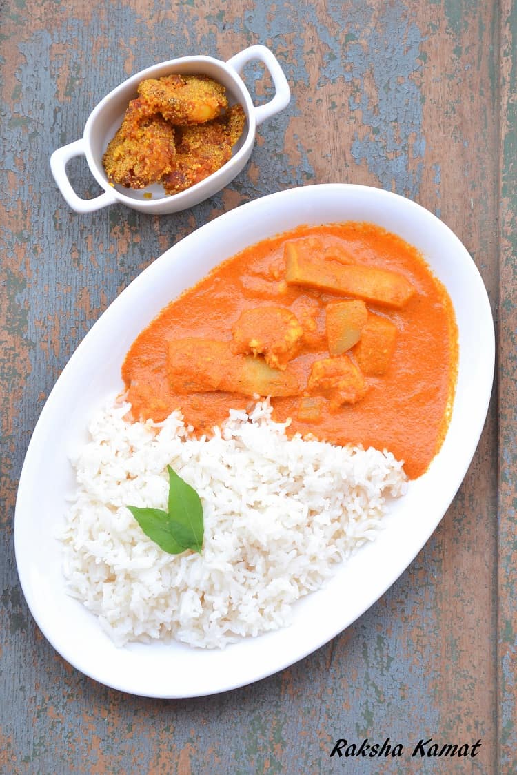 Prawns curry with radish and raw mango