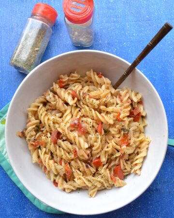 Easy Pasta With Tomato