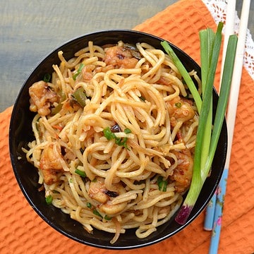 Prawn Schezwan Noodles - Raksha's Kitchen