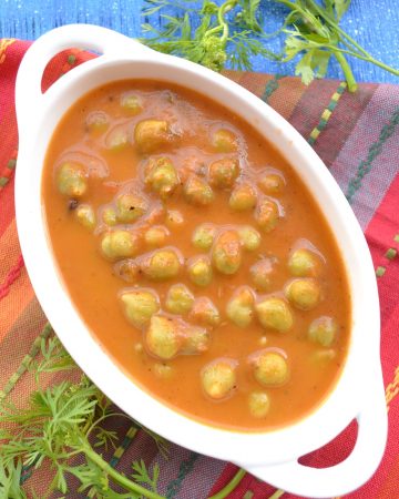 Green chickpeas curry