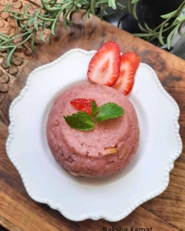 sooji halwa with strawberry